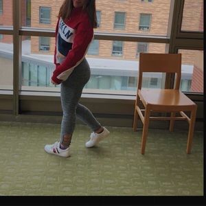 Trendy Cropped Sweatshirt(worn once)
